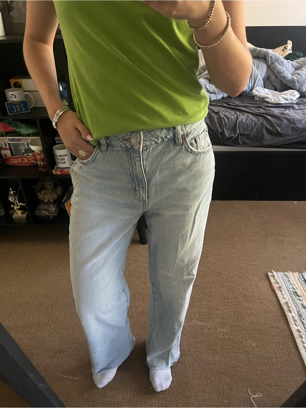 ‘90s straight light wash jeans